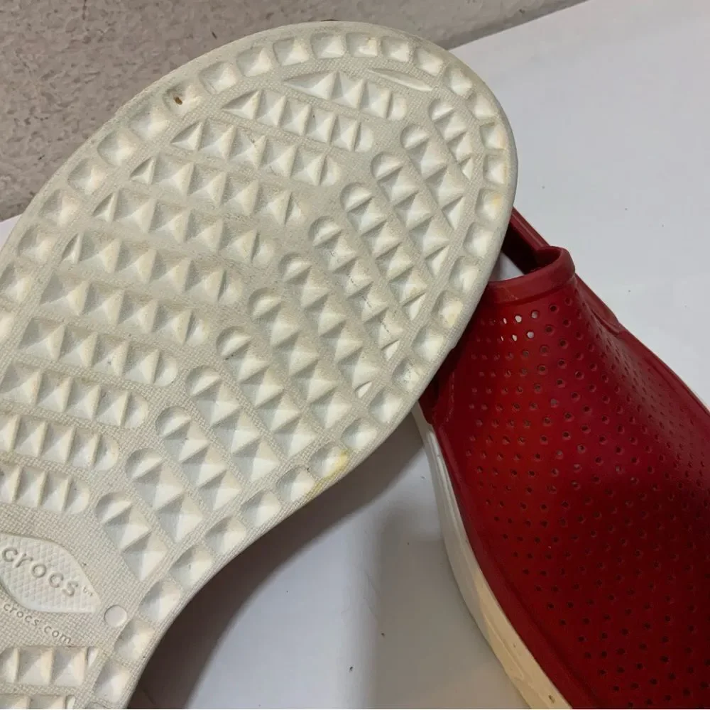 Crocs red white Men’s size 9
